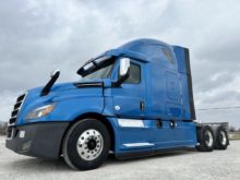 2020 Freightliner CASCADIA 126