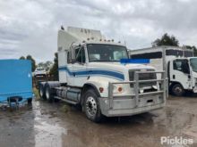 1998年式フレイトライナー FL112