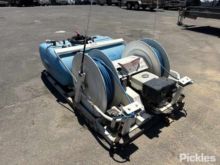 滑架式400L快速喷涂单元。