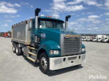 2015 マック CMHR トライデント