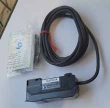 KEYENCE C2-V22AP DIGITALE RGB-SENSOR (in8s1b2)