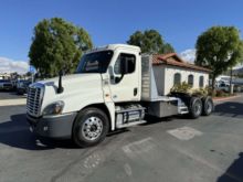 2017 Freightliner Cascadia Day Cab