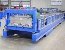 Floor deck roll forming machine