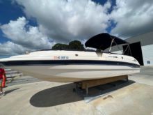 1999 Chaparral 252 Sunseta
