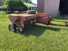 New Holland Hayliner 273 Square