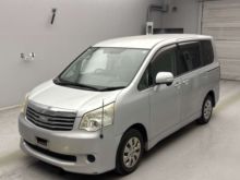 Toyota Noah 2011