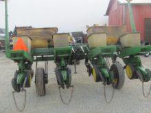 Corn Planter (John Deere 4RW