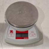 Ohaus CS200 Compact Scale