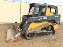 2016 John Deere 329E Track