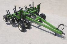 2023 Unverferth 500 Implement Caddy